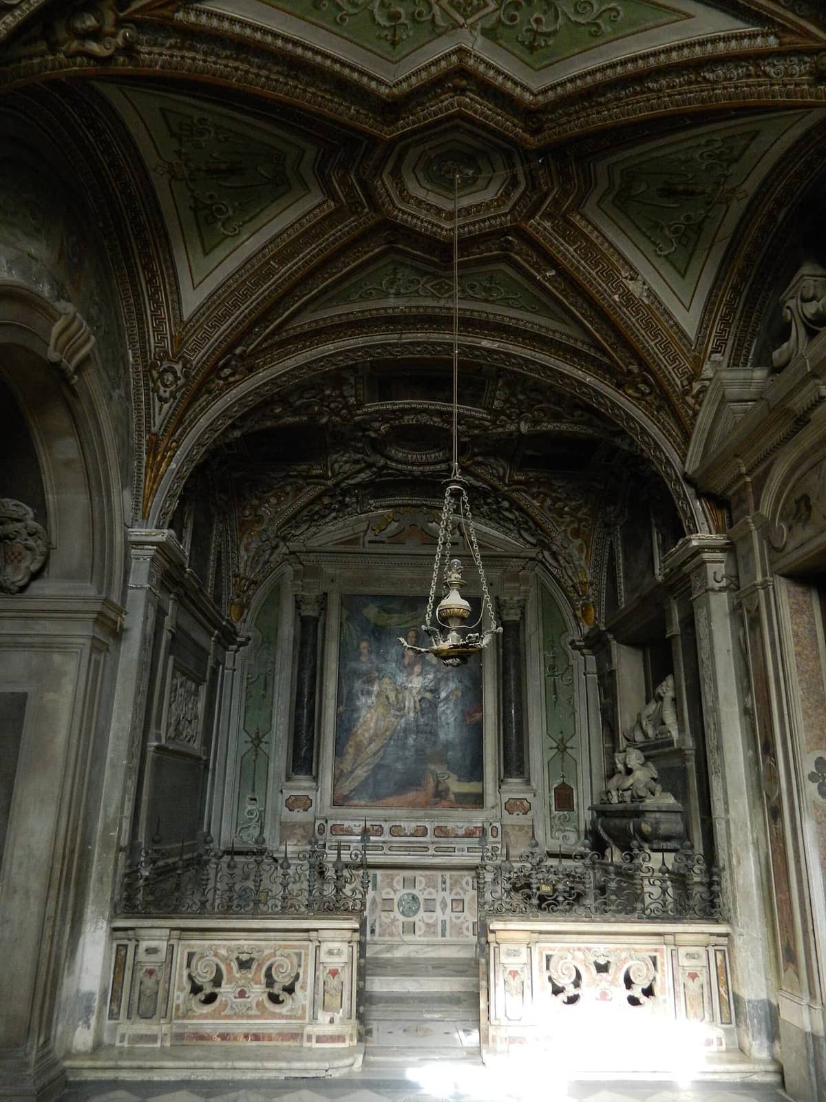 L’interno barocco della Cappella Medici
